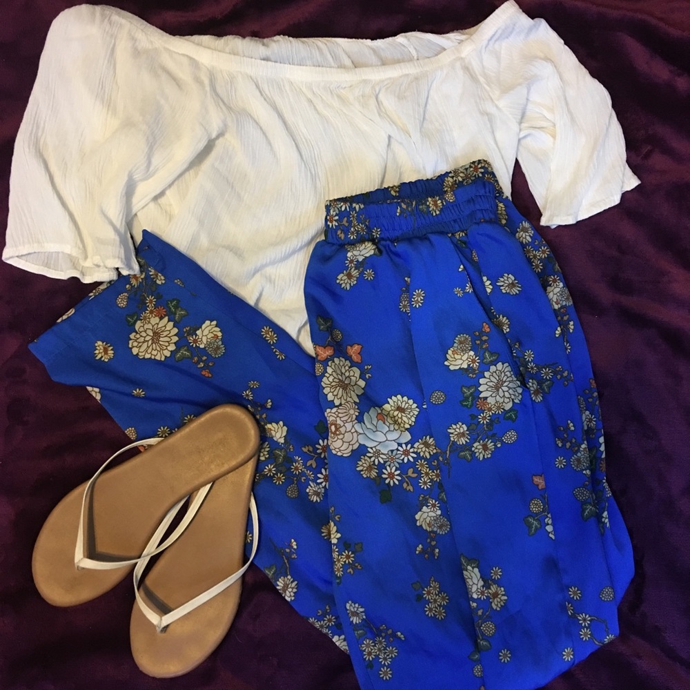 Blue Silky Floral print pants 💙